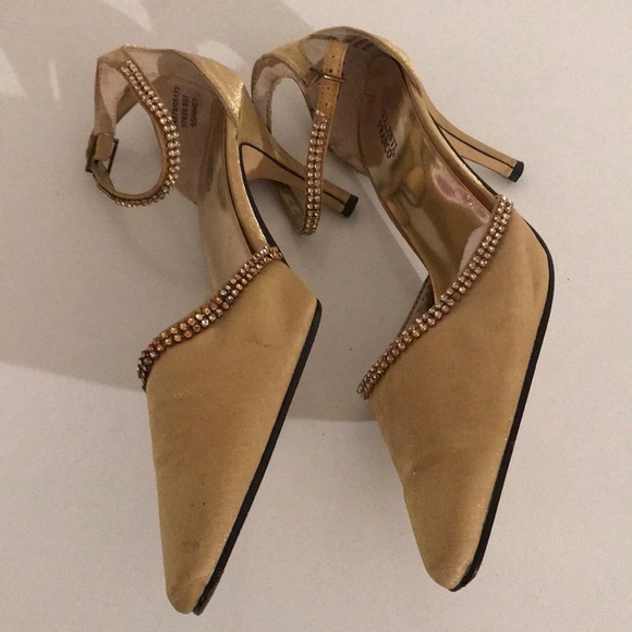 Shoes - Picture 2 of 4